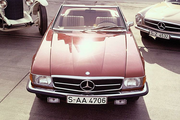Mercedes SL W107 Cabrio: 23.167 Euro (139,67 %) (Bild: Daimler)