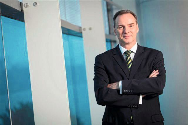Nachfolger bestellt: Als Geschäftsführer hat Joachim Schäfer viele Jahre das Weltleitmesse-Duo Medica/Compamed verantwortet. Er ist Ende August in Ruhestand gegangen und wird von Wolfram Diener (Bild), UBM, beerbt. Diener übernimmt die Bereiche, für die Schäfer seit 2006 verantwortlich zeichnete. (Messe Düsseldorf)