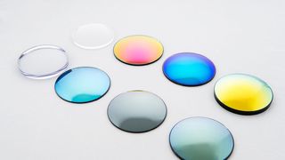 Für seine Korrektur- und Sonnenschutzlinsen verwendet der chinesische OEM Jiangsu Sigo Optical optische Polycarbonate von Covestro, da sie über eine hohe optische Reinheit verfügen. (Covestro)