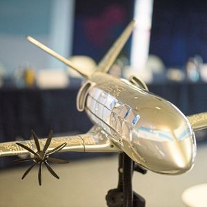 So stellen sich die BTU und chesco ein künftiges hybridelektrisches Flugzeug vor. (Bild:  BTU, Ralf Schuster)