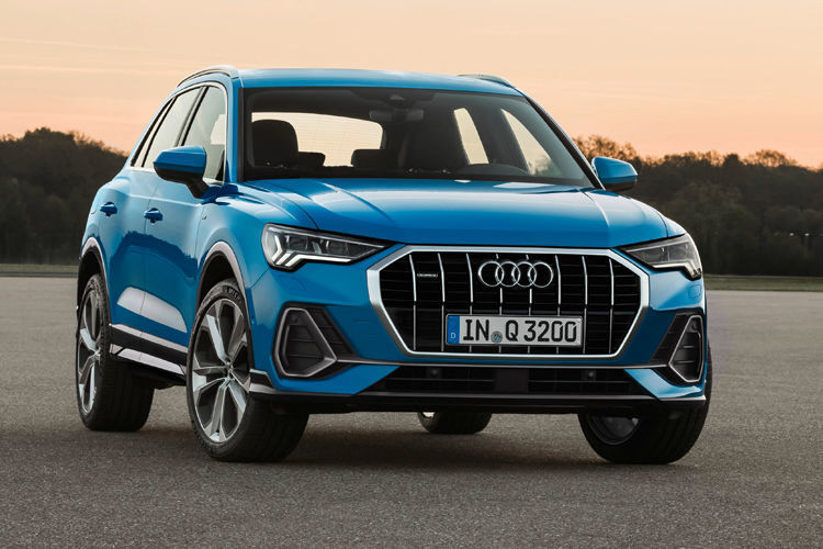 Dank der sehr dreidimensional gestalteten Front wirkt der neue Q3 edler und bulliger. (Audi)