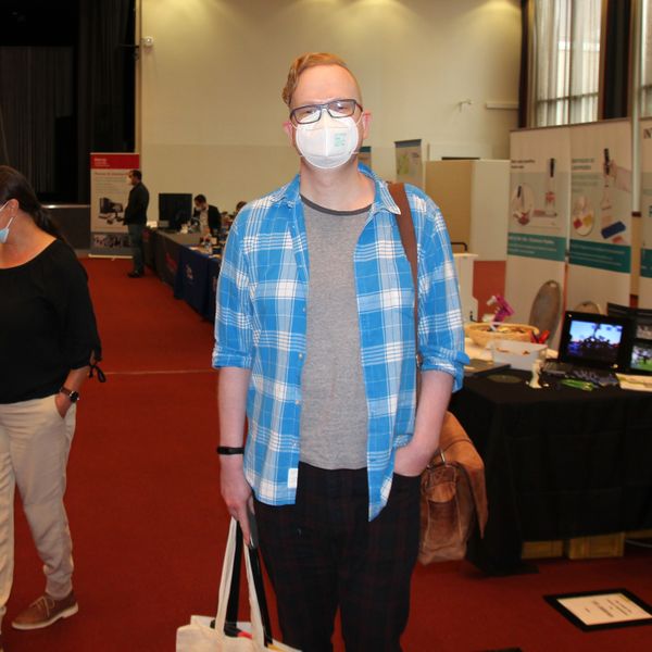 Besucherstimmen der LAB-SUPPLY Berlin 2021Alexander Erhard, EMD Labor:  „Ich habe Angebote gesucht und Preise eingeholt für Analysewasser und Autoklaven. Das finde ich persönlich vor Ort besser – Tête-à-Tête sozusagen. Digital fehlt mir da etwas.“  Weitere Infos zu den kommenden LAB-SUPPLY-Messen finden Sie auf www.lab-supply.info.  (LABORPRAXIS, Lüttmann)