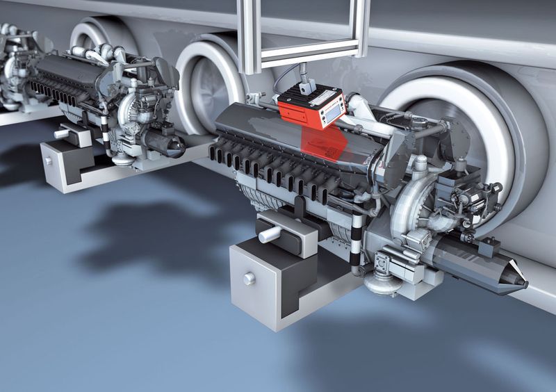 Die Kamera liest sowohl Barcodes als auch, wie im Bild dargestellt, genadelte Data Matrix Codes.  Bild: Leuze (Archiv: Vogel Business Media)