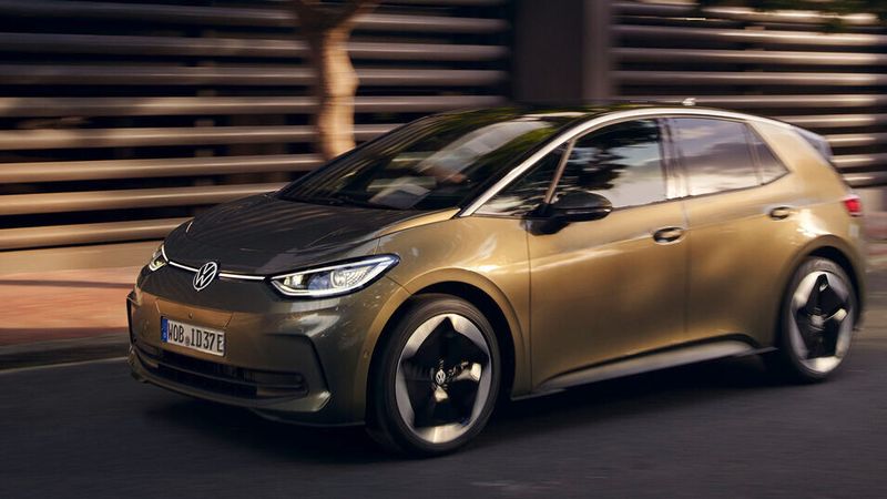 VW legt nun nach und schickt im Sommer die erste Überarbeitung des ID.3 zu den Händlern. (Bild: Volkswagen AG)