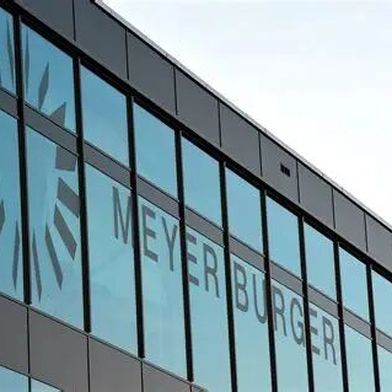 Bei Meyer Burger in Deutschland gehen die Lichter aus, wie die dpa jetzt meldet. Hunderte von Mitarbeitern sind freigestellt oder wurden gekündigt ... (Bild: Meyer Burger)