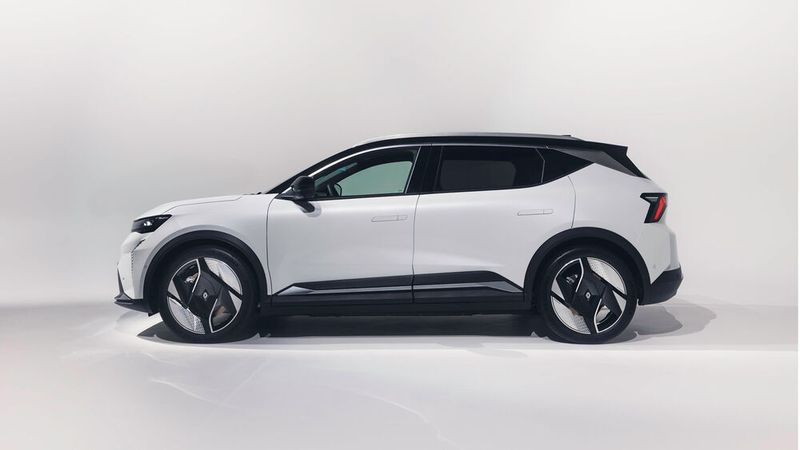 Der 4,47 Meter lange elektrische Scénic zeigt die neue Renault-Designsprache. (Bild: Renault)