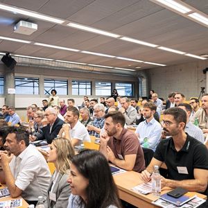Rund 100 Teilnehmer informierten sich am at-Technologietag Automation an der ZHAW in Winterthur über aktuelle Trends in der Industrieautomatisierung.(Bild:  Thomas Entzeroth)