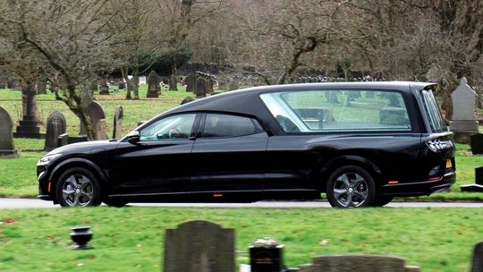 Das Heck des Mach-E hat Coleman Milne deutlich verlängert. (Bild:  Coleman Milne)