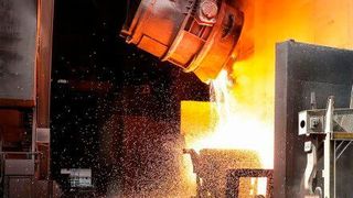 Thyssenkrupp will in Duisburg im laufenden Betrieb untersuchen, wie sich Kohle, die bisher bei der Roheisenherstellung genutzt wurde, durch Wasserstoff ersetzen lässt, damit CO2-Emissionen vermieden werden. (Thyssenkrupp)