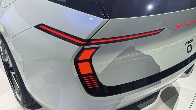 Für die Rücklichter nutzt Skoda LED-Technik. (Bild: Grimm – VCG)