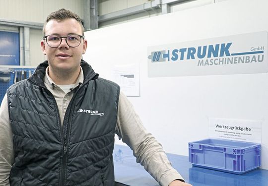 Moritz Panthel, Werkzeugverantwortlicher bei Strunk: «Mit der Digitalisierung unseres Werkzeugmanagements sind wir auf dem Weg zu Industrie 4.0 ein gutes Stück vorangekommen und profitieren vielfältig von diesem gemeinsam mit Haimer realisierten Projekt.»(Bild:  Haimer)