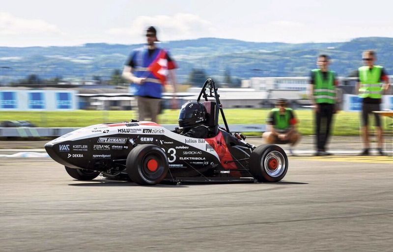 Impressionen vom Weltrekord-​Versuch.  (Bild: Alessandro Della Bella / ETH Zürich)