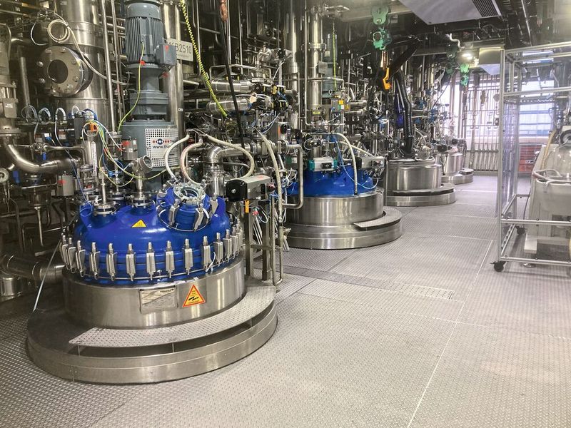 Modernste Ausstattung: 2024 nahm Roche am Standort Penzberg in der Diagnostik-Produktion die 1.000- und 2.000-Liter-Produktionslinien in der organisch-chemischen Synthese in Betrieb. (Bild: Roche)