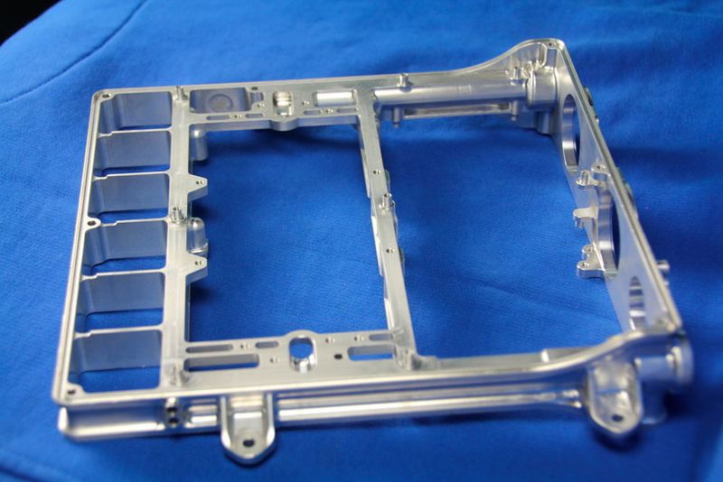 Für optimale Hightech-Frästeile greift die FIT AG nun auf das Know-how der B+W AG zu (Böhm + Wiedemann)