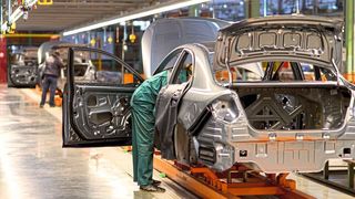 Bei angehenden Ingenieuren ist die Automotive-Branche am beliebtesten. (©dizfoto1973 - stock.adobe.com)