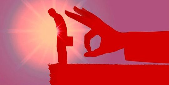 Die wirtschaftliche Lage wird aufgrund diverser Plagen in Deutschland wohl auch im kommenden Jahr nicht viel besser. Eine aktuelle IW-Umfrage offenbart, dass gut ein Drittel der Betriebe deshalb an Stellenabbau denkt. Vor allem die deutsche Industrie ringe um ihre Zukunft ...(Bild:  P. Ratka)