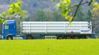 Da rollt die Zukunft! Der Industriegasspezialist Messer findet gut, dass die neue Bundesregierung in ihrem Koalitionsvertrag auf „grün“ geschaltet hat. Denn Messer kann die Ambitionen unterstützen. (Bild: Messer)