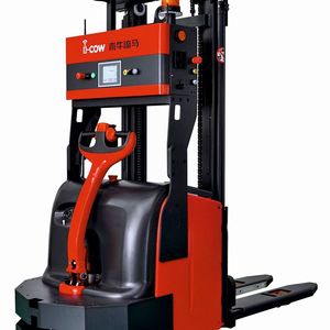 PC-based Control steuert durchgängig alle Abläufe des fahrerlosen Gabelstaplers von I-Cow.(Bild:  Suzhou i-Cow Intelligent Logistics Technology, China)