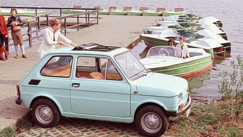 In Deutschland rüstete die Firma Steinwinter (Suttgart) 126er mit Motoren aus dem Goggomobil ( luftgekühlter Zweizylinder-Zweitaktmotor mit 10 kW/13,6 PS, 250 cm³) aus. Diese „Figos“ („Fiat/Goggo“) richteten sich an Inhaber des alten Führerscheins der Klasse IV, die Fahrzeuge bis 250 cm³ fahren durften.  (Bild: Fiat)