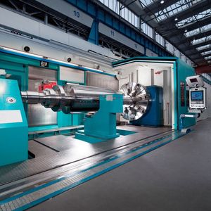 Das Horizontal-Bearbeitungszentrum der Siemens AG bearbeitet Werkstücke mit einem Gewicht bis zu 180 t und einer Länge von bis zu 10.000 mm.