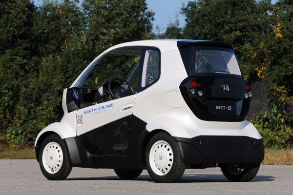 Das elektrische Pendlerfahrzeug Honda Micro Commuter wird ausschließlich mit Solarstrom versorgt (Honda)