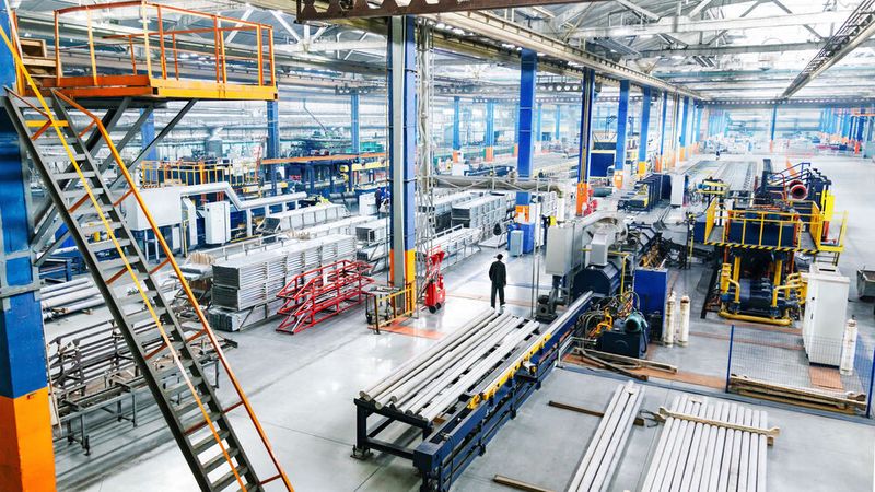 Obwohl sie immer noch gut aufgestellt ist, schwächelt die Industrie. (Bild:  Kostiantyn - stock.adobe.com)