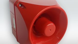 Auer Signalgerätehat seine Mehrton-Sirenen ASS-T (bis zu 108 dB) und ASM (bis zu 113 dB) weiterentwickelt: Erstmals können alle 32 Töne in beliebiger Kombination individuell angesteuertwerden. (Bild: Auer)