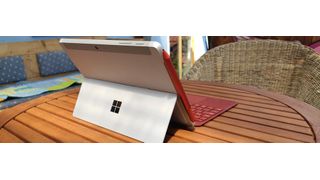 Die zweite Auflage des Surface Go ist erwachsener geworden: Das Display misst nun 10,5 Zoll in der Diagonale und die Prozessoren haben in der Leistung zugelegt. (Vogel IT-Medien)