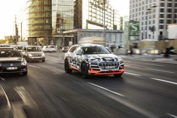 Der Audi e-tron-Prototyp in Berlin  (Audi)