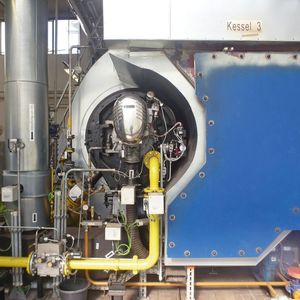 Einer der drei SKVGD-Wasserstoffbrenner im Einsatz beim Spezialchemikalienunternehmen Nouryon in Ibbenbüren.