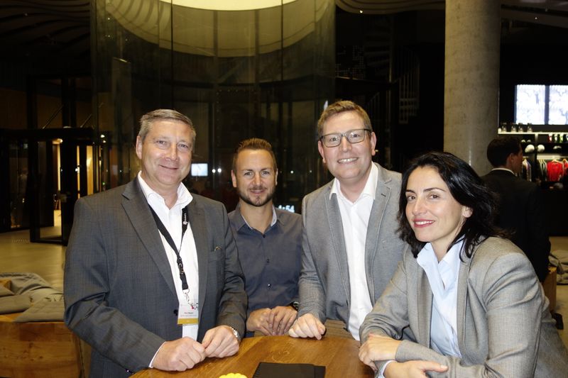 (v. l.) Oliver Weippert, Bechtle, Daniel Kramer und Florian Paulus, Seagate, mit Sumru Gerken, Ingram Micro. (Bild: IT-BUSINESS)