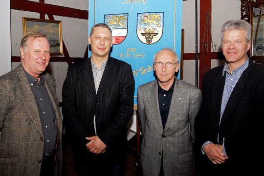 Großes Engagement: LV-Präsident Rainer Schlorf, Mike Specht (Obermeister Innung Rostock), ZDK-Ehrennadel-Träger Wolfgang Westendorf (Stellv. Obermeister Innung Rostock) und ZDK-Vorstandsmitglied Thomas Willert. (Archiv: Vogel Business Media)