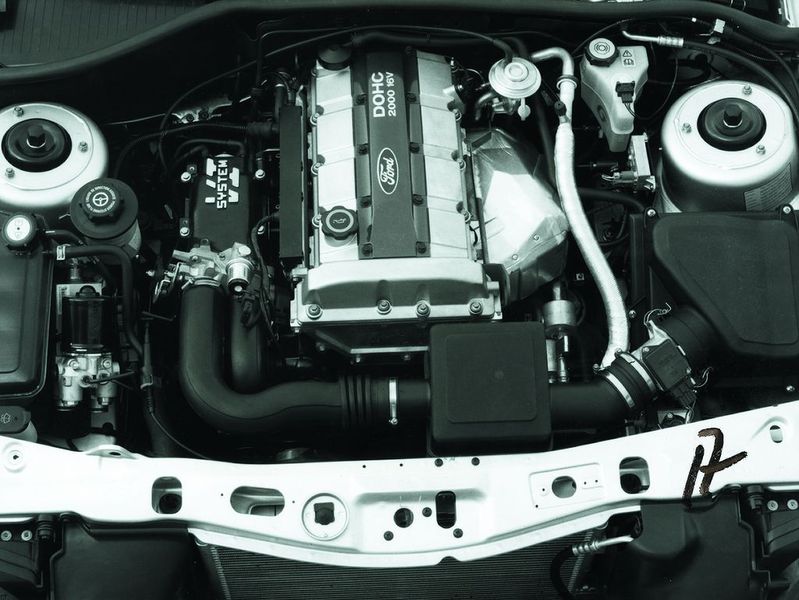 Zahlreiche Scorpio-Kunden griffen zu dem 1989 eingeführten DOHC-Motor mit 88 kW/120 PS. Ihn gab es ab 1992 aus Versicherungsgründen in einer auf 85 kW/115 PS gedrosselten Version. Foto:Ford (Archiv: Vogel Business Media)