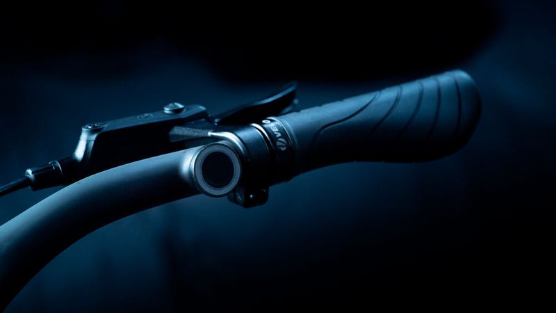 Am Lenker bietet das Urtopia einen Sensor, der den Fingerabdruck lesen kann. (Bild: Urtopia)