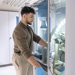 Empa-Forscher Damien Terebenec: «Die Struktur definiert die Materialeigenschaften.»(Bild:  Empa)