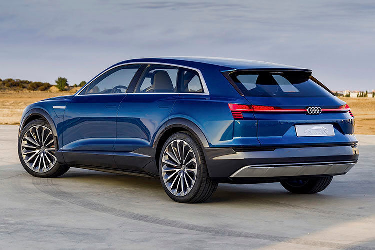 Einen Ausblick auf das SUV gibt die Studie E-tron Quattro Concept. (Audi)