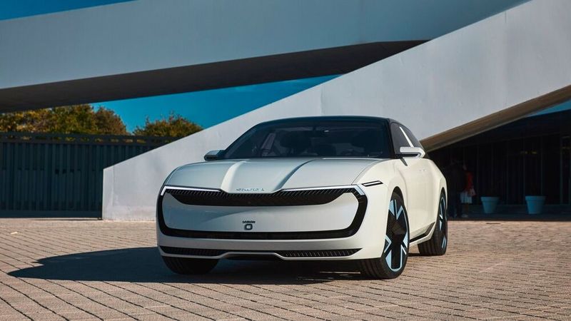 Von außen wirkt der Vision O größer, als die nackten Zahlen vermuten lassen. (Bild: Skoda)