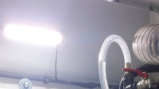 Die LED-Maschinenleuchten von Bauer & Böcker werden erfolgreich in den industriellen Schleifmaschinen der Berger-Gruppe eingesetzt. (Bauer & Böcker)