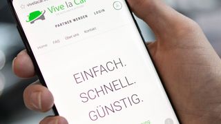 Buchen können die Abonnenten die Fahrzeuge über eine Website mit einem beliebigen Endgerät. Sie müssen keine App herunterladen. (Bild: Vive la Car)