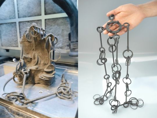 (Fast auch eine Art Ausgrabung: Nach dem Druck wurde die Nachbildung in der Sintratec S2 entpulvert.Bildquelle: Sintratec AG)