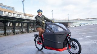 2008 hob der letzte Flieger von Berlin Tempelhof ab. Wenn es die Coronasituation zulässt, findet dort am 2. und 3. Oktober die Publikumsmesse VELO Berlin 2021 statt. (Pressedienst Fahrrad / Florian Schuh)