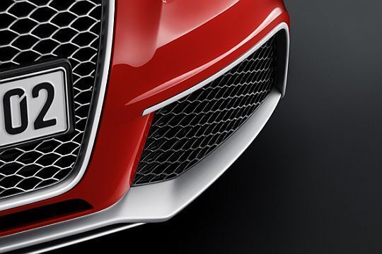 Die riesigen, vergitterten Schlünde in der Front sind nicht nur Zier – starker Motor und Sportbremsen brauchen Kühlluft. (Archiv: Vogel Business Media)