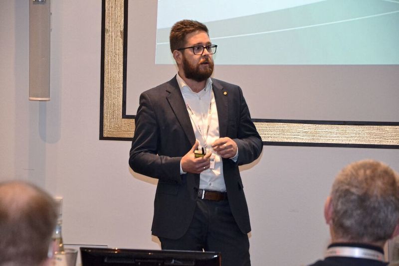 Noch mehr konkrete Tipps für die HPLC-Praxis gab es von Dr. Stefan Vosskötter von Shimadzu Deutschland in seinem Workshop-Vortrag „HPLC-Methoden in der Praxis - Fallstricke und Kniffe von der Methodenentwicklung bis zur Routine“. (Ottleben / LABORPRAXIS)