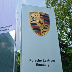 Die Porsche-Niederlassung Hamburg hat sich um den Internet Sales Award 2018 beworben.(Bild:  Achter/»kfz-betrieb«)
