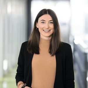 Aline Breyer, Verantwortliche für das Hochschulmarketing bei Stihl: „Stihl bietet Studierenden schon während des Studiums viele unterschiedliche Möglichkeiten, an Lösungen für die Zukunft mitzuarbeiten. Dabei geht es zum Beispiel um Themen wie Digitalisierung, Robotik, Internet of Things und modernste Akku-Technologie sowie E-Antriebe. Zudem bietet Stihl eine überdurchschnittliche Vergütung sowie die Chance, Auslandserfahrung zu sammeln und nach dem Studium direkt als Nachwuchstalent bei Stihl einzusteigen.“(Bild:  Andreas Stihl AG & Co. KG)