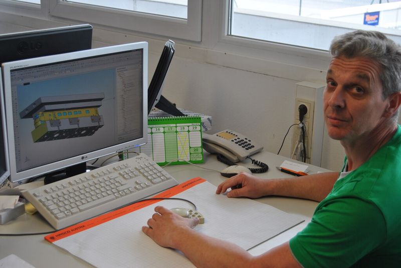 Die Konstruktion der Spritzgusswerkzeuge wird durch Verwendung des Mold Wizard erheblich verkürzt. Die Programmerstellung für die Maschinen, auf denen sie hergestellt werden, erfolgt durchgängig mittels NX CAM. (Bild: Roco)