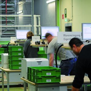 Bild 2: Das Bild zeigt einen Blick auf die dem WMF-AKL vorgeschalteten Aufgabeplätze sowie den Klärplatz. Bild: IGZ Logistics + IT