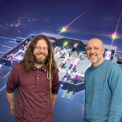 Markus Huber (left) and Nicolai Friis from TU Wien know how to make quantum computers multidimensional in order to perform computing operations even better. (Image:TU Vienna / A. Rommel)