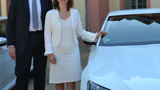 Die bisherige Chefin von Skoda Auto Deutschland, Imelda Labbé, hat heute in Darmstadt den Stab an ihren Nachfolger Frank Jürgens übergeben. (Michel / »kfz-betrieb«)