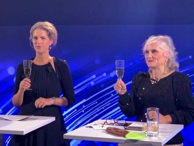 Zeit zum Anstoßen (Vogel IT-Medien GmbH)